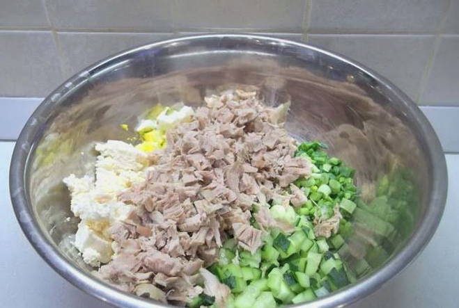 Салат с куриным филе — 10 простых рецептов