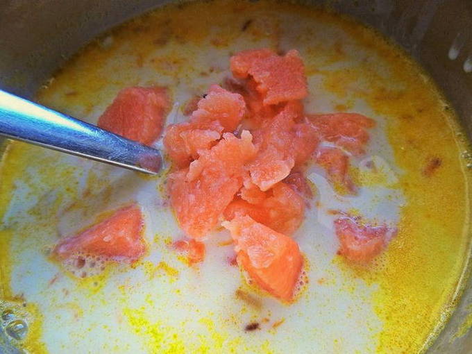 Сливочный суп с лососем
