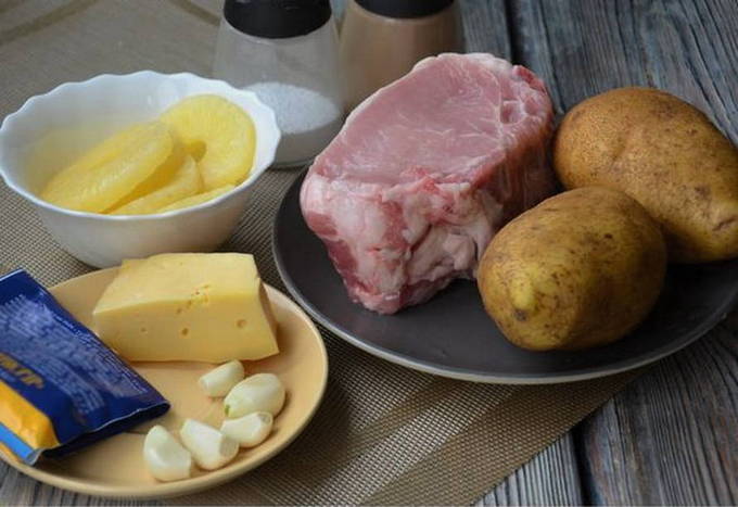 Мясо по-французски с картошкой и ананасами - Горячие блюда на Новый год от ЕДА