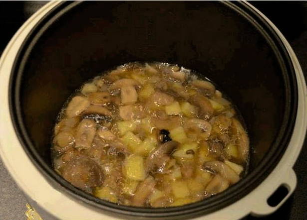 Крем-суп из шампиньонов со сливками