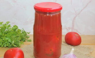 Помидоры в томатном соке с уксусом на зиму готовы. Уносите на хранение!