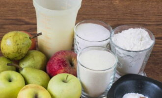 Как испечь насыпной яблочный пирог в духовке? Первым делом отмеряем нужное количество сухих компонентов, тщательно промываем фрукты и даем им время обсохнуть.