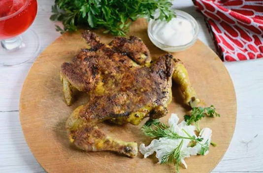 Цыпленок табака на сковороде – пошаговый рецепт приготовления с фото