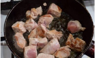 Жареная свинина на сковороде