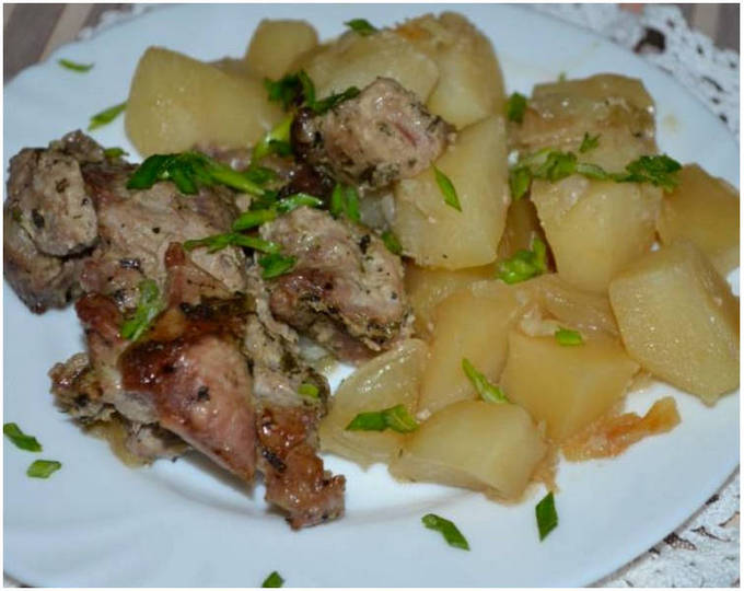 Мясо с картошкой в кефире в духовке