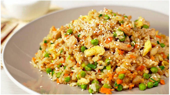 Рис по-тайски с курицей и овощами