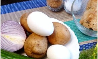 Салат «Гнездо глухаря» с грибами — рецепт с фото пошагово