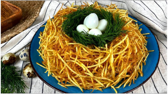 Салат «Гнездо глухаря» с копченой курицей – простой и вкусный рецепт, как приготовить пошагово