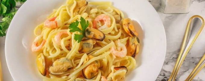 Спагетти с креветками в сливочном соусе в мультиварке
